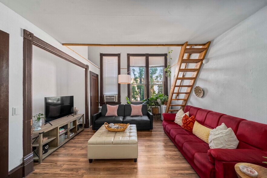 More Photos Of 309 N Pearl St, Ellensburg Storefront Retail Residential For Sale