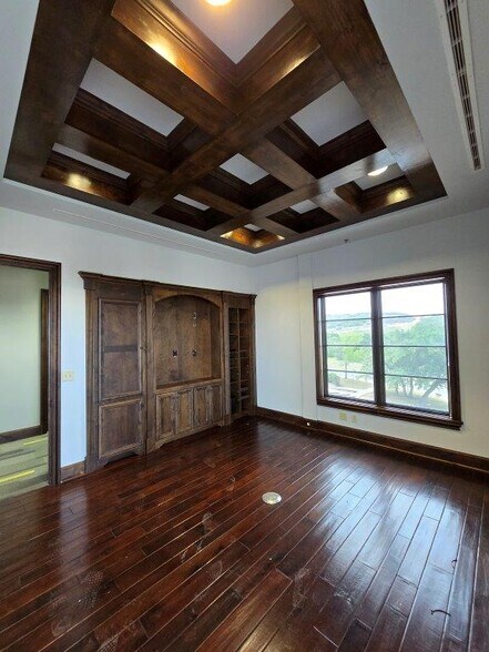 More Photos Of 3310 N Capital Of Texas Hwy, Austin Storefront Retail Office For Lease