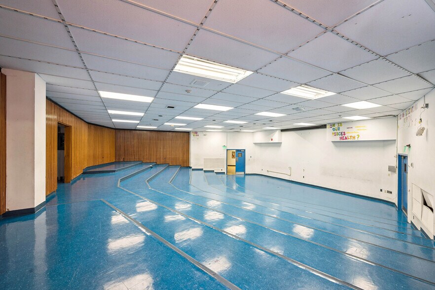 More Photos Of 3300 Henry Ave, Philadelphia Unknown For Lease