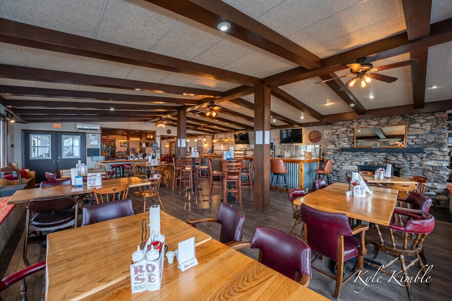 More Photos Of 104 W Houghton Lake Dr, Prudenville Hotel For Sale