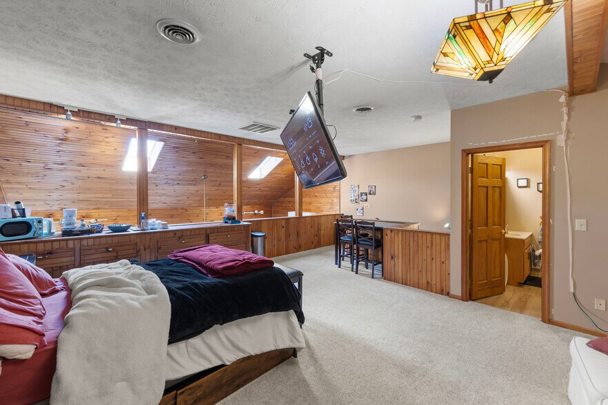 More Photos Of 8018 Northwestern Tpke, Keyser General Retail For Sale