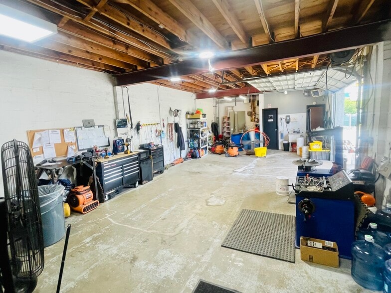 More Photos Of 1425 W Pembroke Ave, Hampton Auto Dealership For Sale