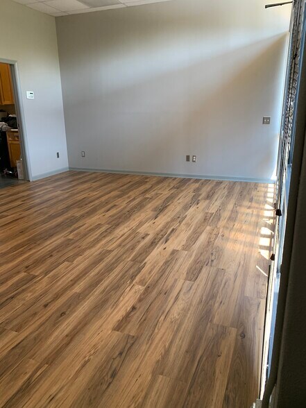 More Photos Of 4328-4330 Redwood Hwy, San Rafael Research And Development For Sale