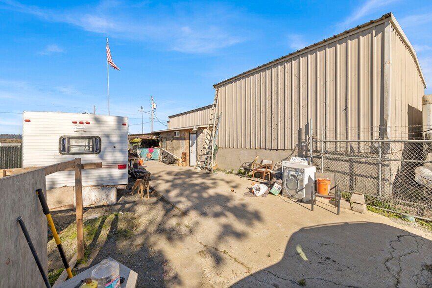 More Photos Of 1931 Beach Rd, Watsonville Industrial For Sale
