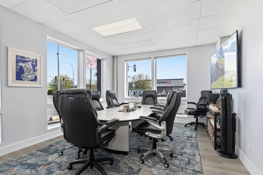 More Photos Of 1202 Commercial Ave, Anacortes Office For Sale