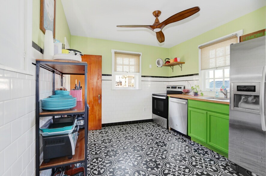 More Photos Of 5100 Atlantic Ave, Wildwood Hotel For Sale