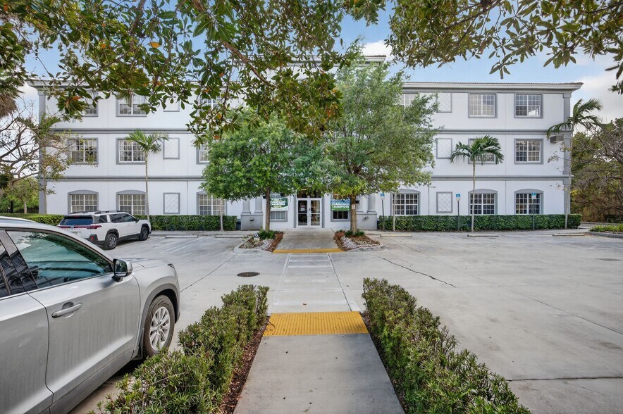 More Photos Of 713 W Palm Dr, Florida City Schools For Sale