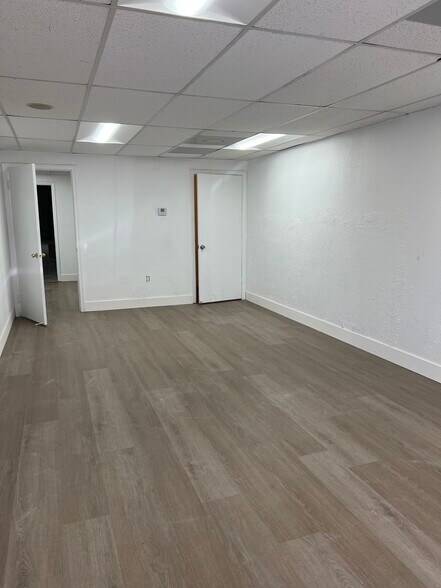 More Photos Of 7282-7302 NW 70th St, Miami Unknown For Lease