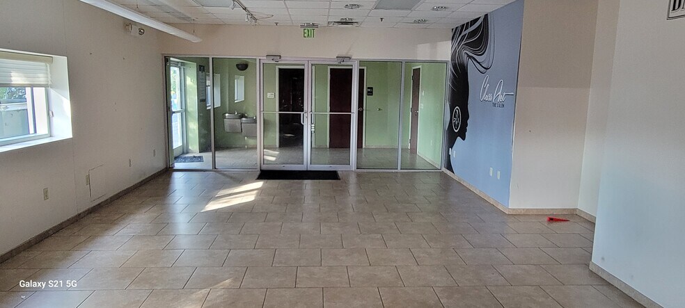 More Photos Of 1189-1199 S Woodland Blvd, Deland Light Distribution For Lease