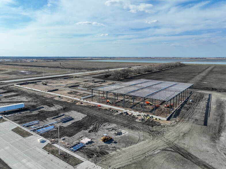 More Photos Of 3601 N 46th Ave, Fargo Industrial For Lease