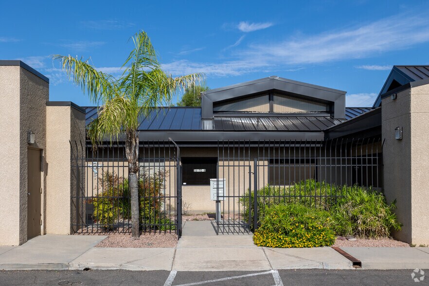 More Photos Of 5232 E Pima St, Tucson Office For Sale