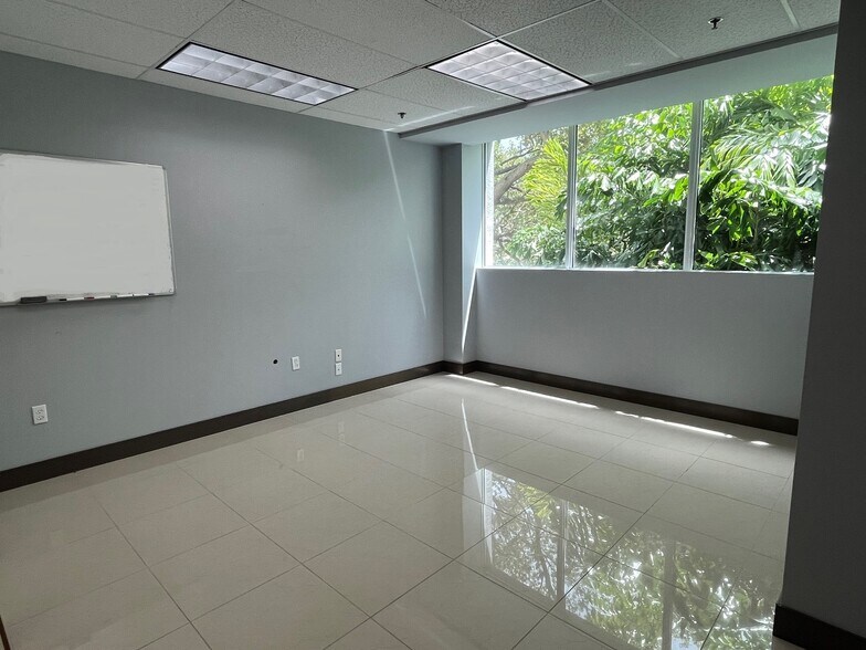 More Photos Of 2550 S Bayshore Dr, Coconut Grove Office For Lease