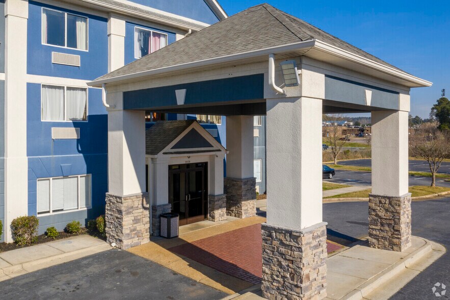 More Photos Of 3037 Washington Rd, Augusta Hotel For Sale