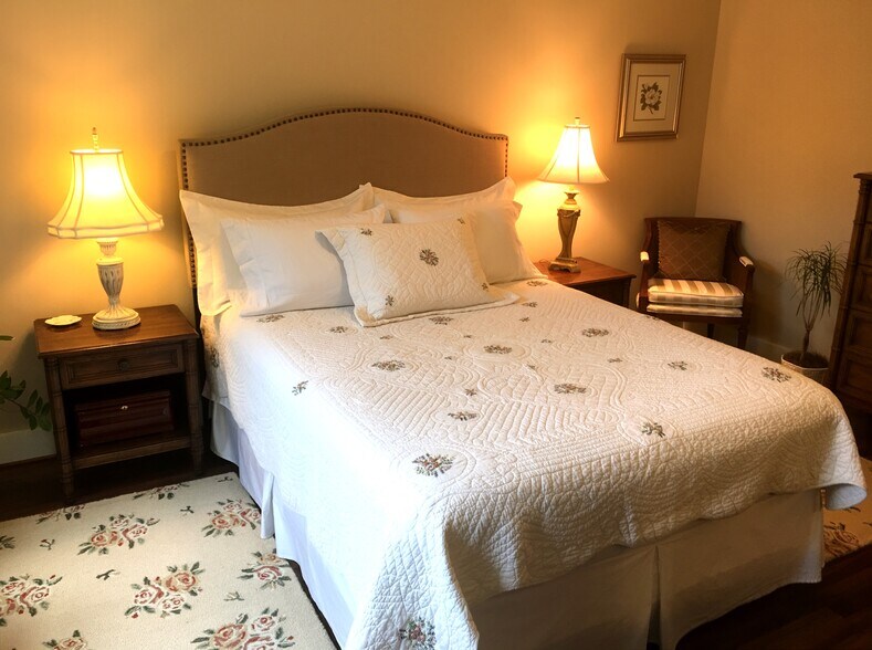 More Photos Of 444 S Beech Mountain Pky, Banner Elk Office For Sale