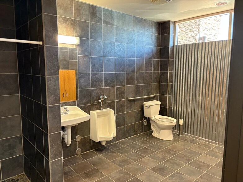 More Photos Of 9299 W Olive Ave, Peoria Warehouse For Sale