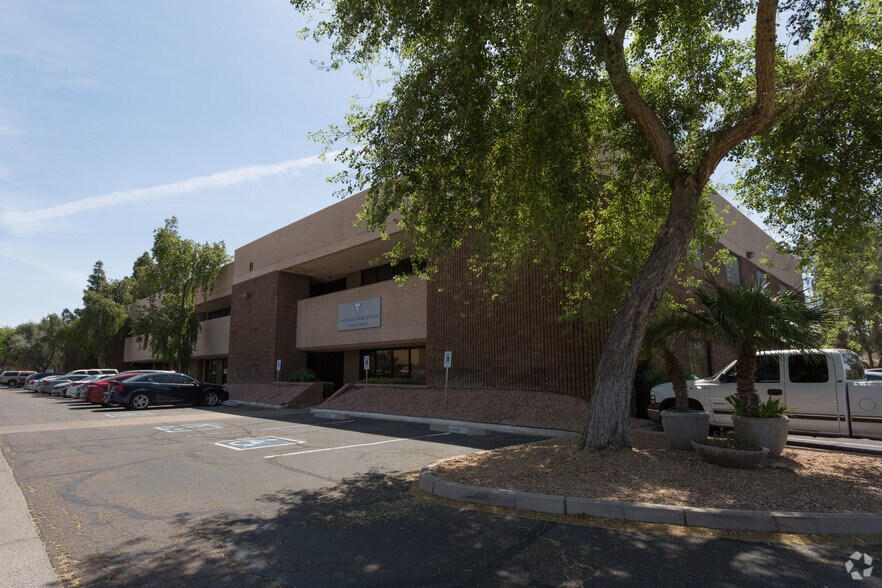 More Photos Of 2702 N 44th St, Phoenix Office For Sale