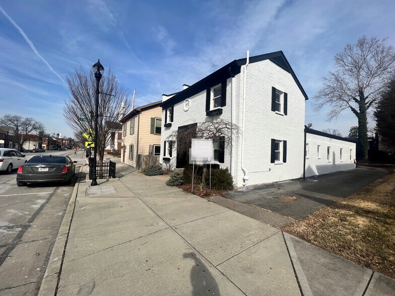 More Photos Of 322 E Main St, Batavia Office For Sale