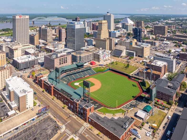 More Photos Of 200 Madison Ave, Memphis Office For Lease