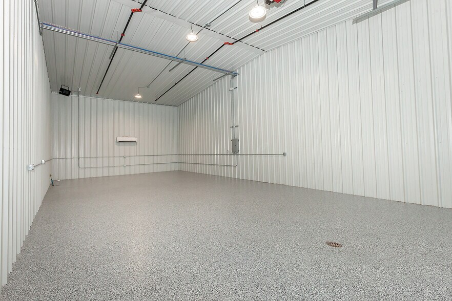 More Photos Of 1575 NW Gettysburg Ln, Waukee Flex For Sale