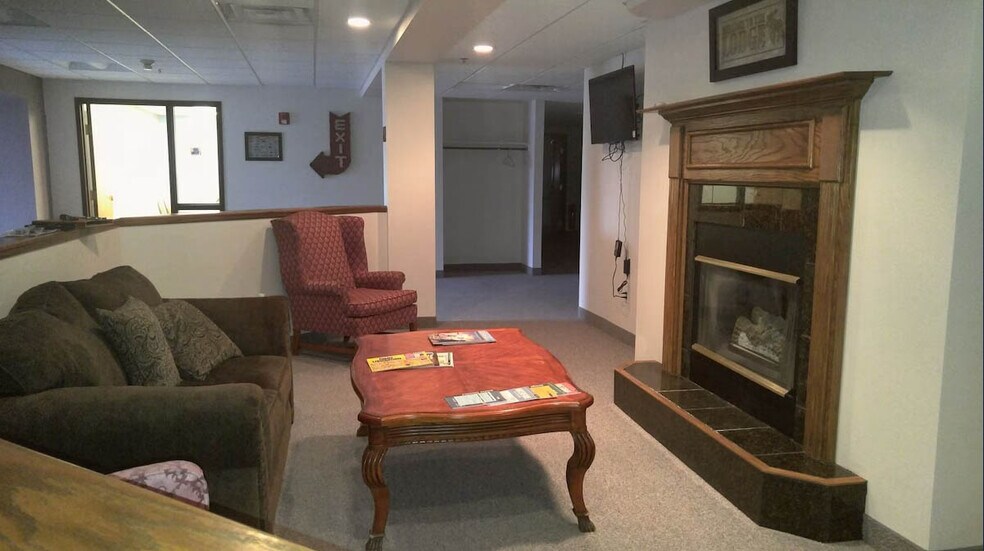 More Photos Of 215 E Church St, Lewellen Hotel For Sale