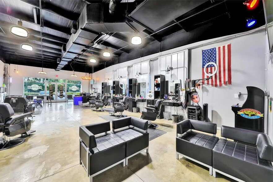 More Photos Of 518 Hollyberry Ln, Orange Park Storefront Retail Office For Lease