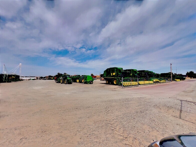 More Photos Of 401 S 10th St, Frederick Showroom For Sale