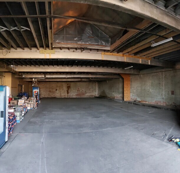 More Photos Of 1502 Monroe St, Toledo Warehouse For Lease