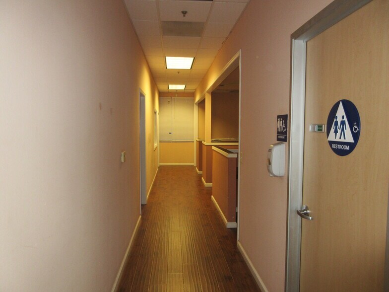 More Photos Of 1050 E Perrin Dr, Fresno Office For Lease