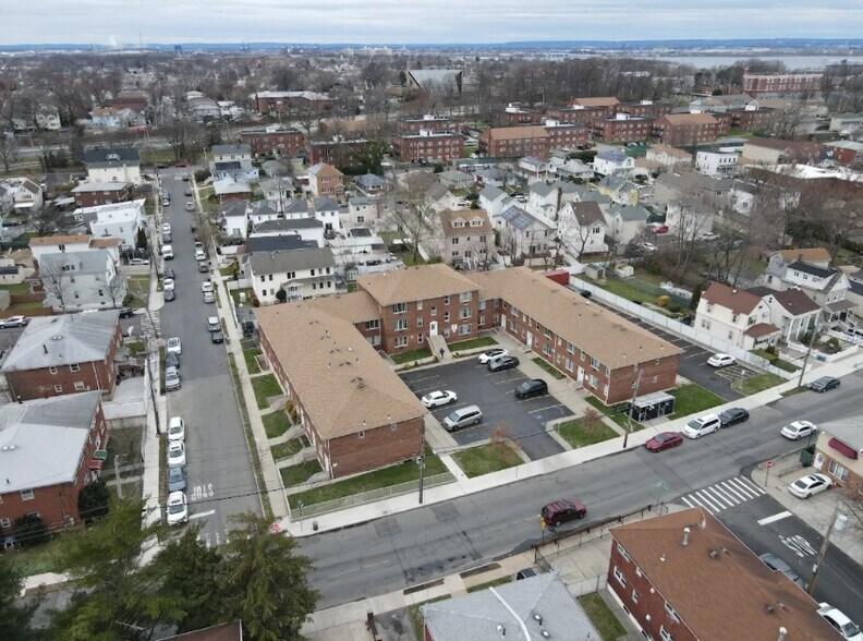 More Photos Of 646-662 Port Richmond Ave, Staten Island Multifamily For Sale