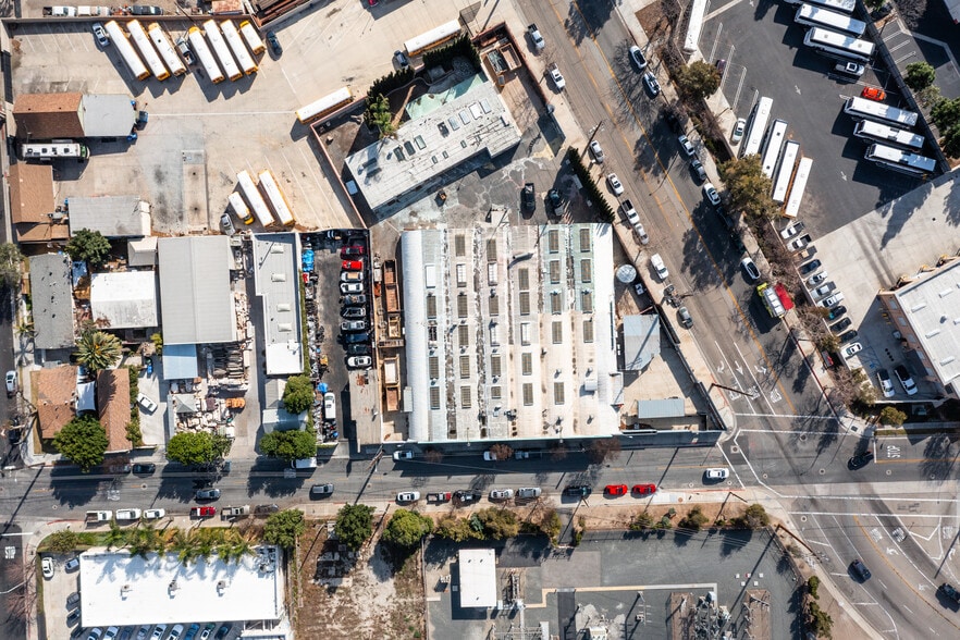 More Photos Of 800-808 E Washington Ave, Santa Ana Warehouse For Lease
