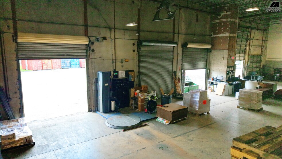 More Photos Of 1361-1363 NW 155th Dr, Miami Warehouse For Lease