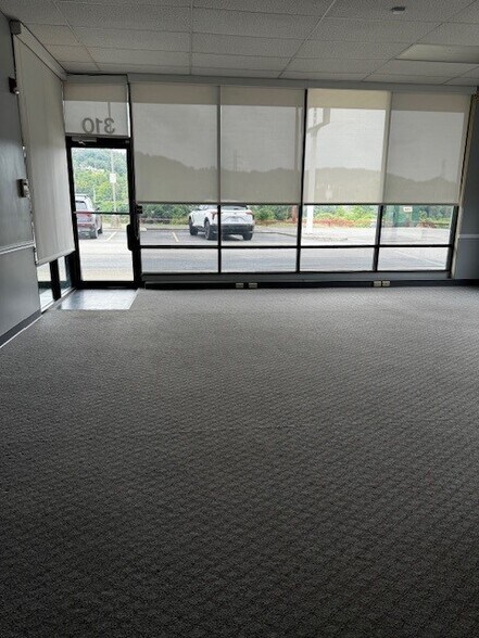 More Photos Of 1701 4th Ave, Charleston Unknown For Lease