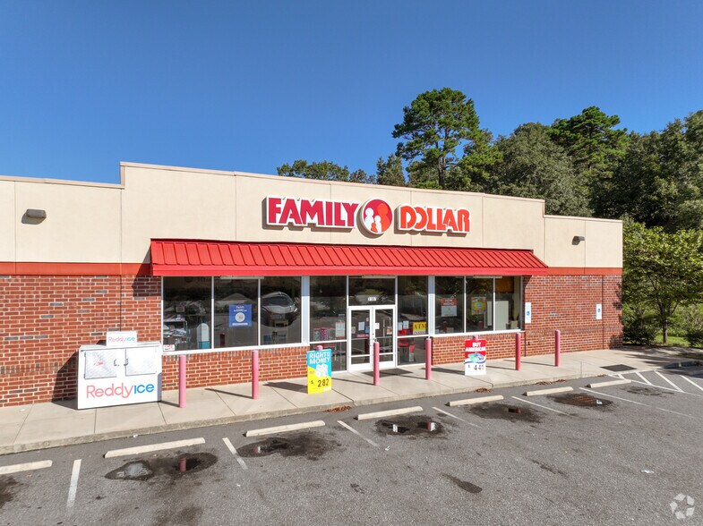 More Photos Of 3107 Springs Rd NE, Hickory Freestanding For Lease