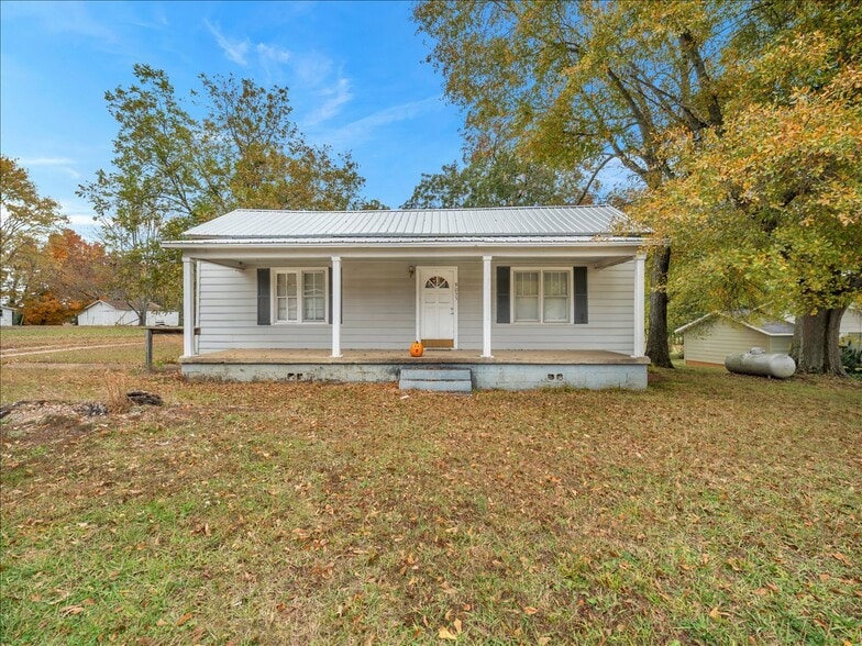 More Photos Of 1209 Ford Chapel Rd, Harvest General Retail For Sale