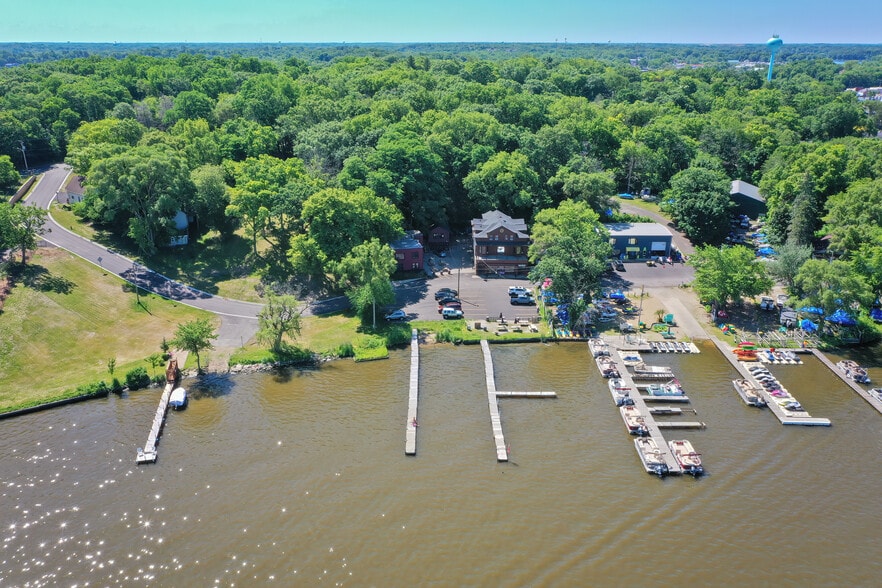 More Photos Of 115 Nippersink Blvd, Fox Lake Hospitality For Sale