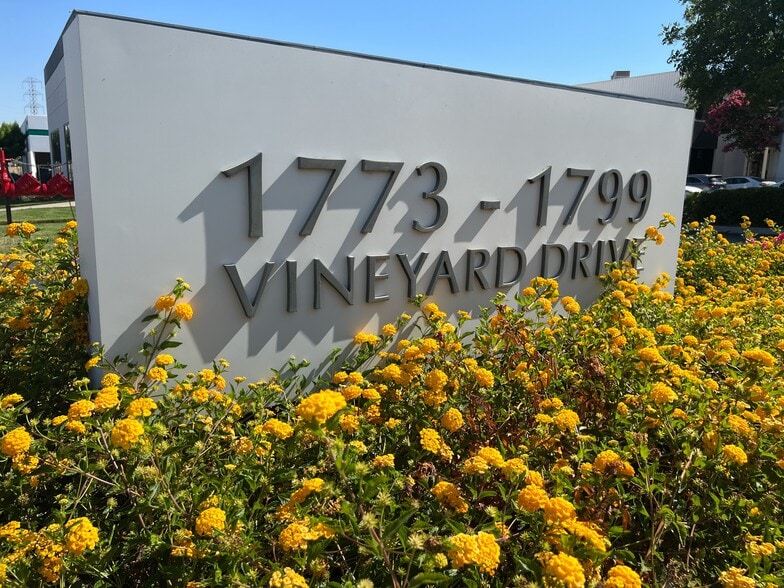 More Photos Of 1773-1799 Vineyard Dr, Antioch Research And Development For Lease