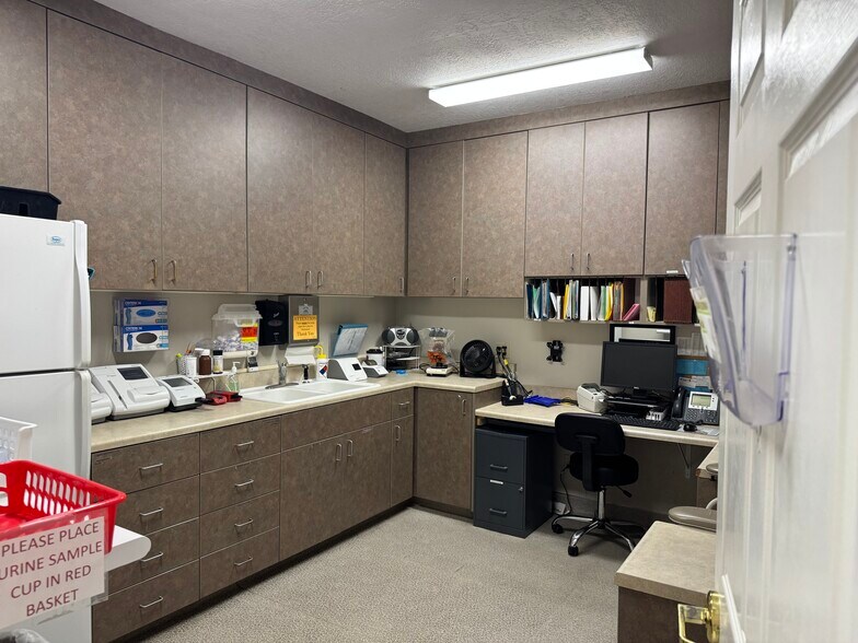 More Photos Of 97 Professional Way, Payson Office For Sale