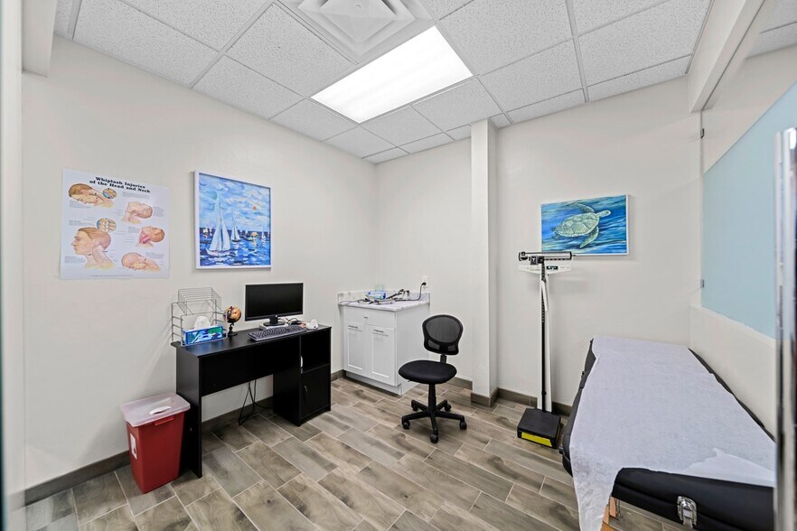 More Photos Of 13861 Plantation Rd, Fort Myers Office For Sale