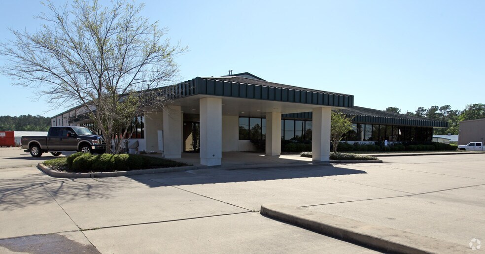 More Photos Of 13901 Highway 105 W, Conroe Flex For Sale