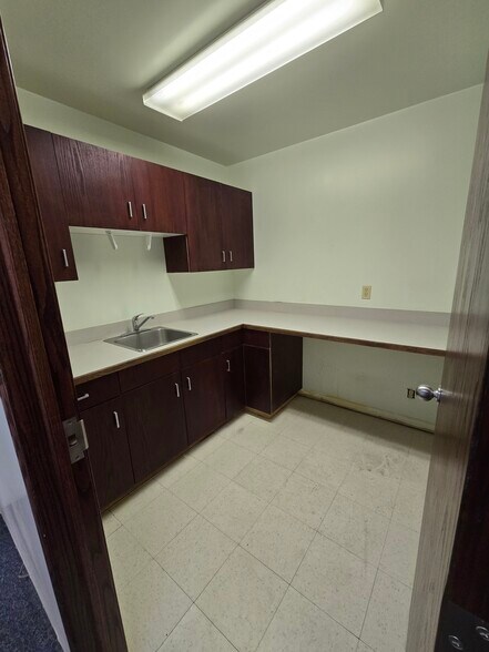 More Photos Of 4628 62 St, Red Deer Warehouse For Lease