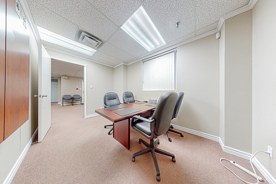 More Photos Of 335 Renfrew Dr, Markham Medical For Sale