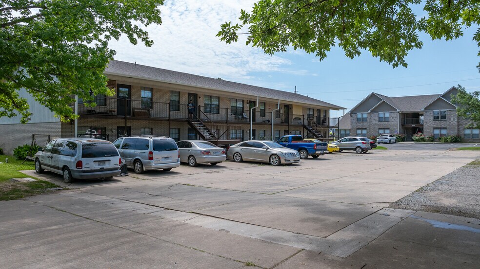 More Photos Of 1400 Jacobs Ave, Fort Smith Apartments For Sale