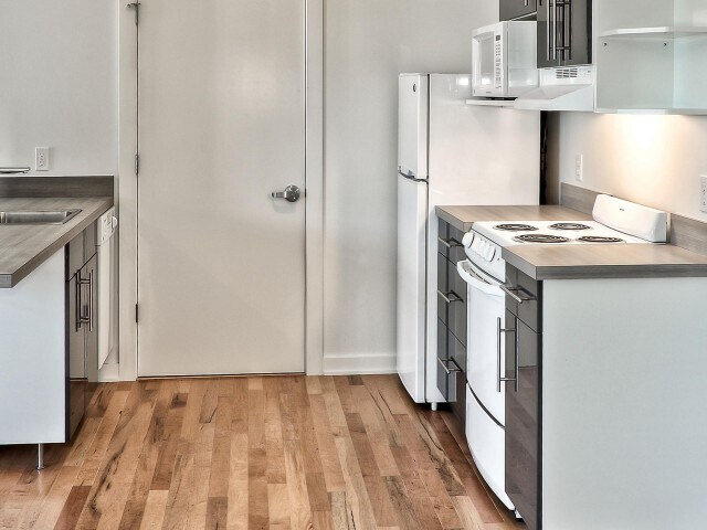 More Photos Of 1313 Cuming St, Omaha Apartments For Lease