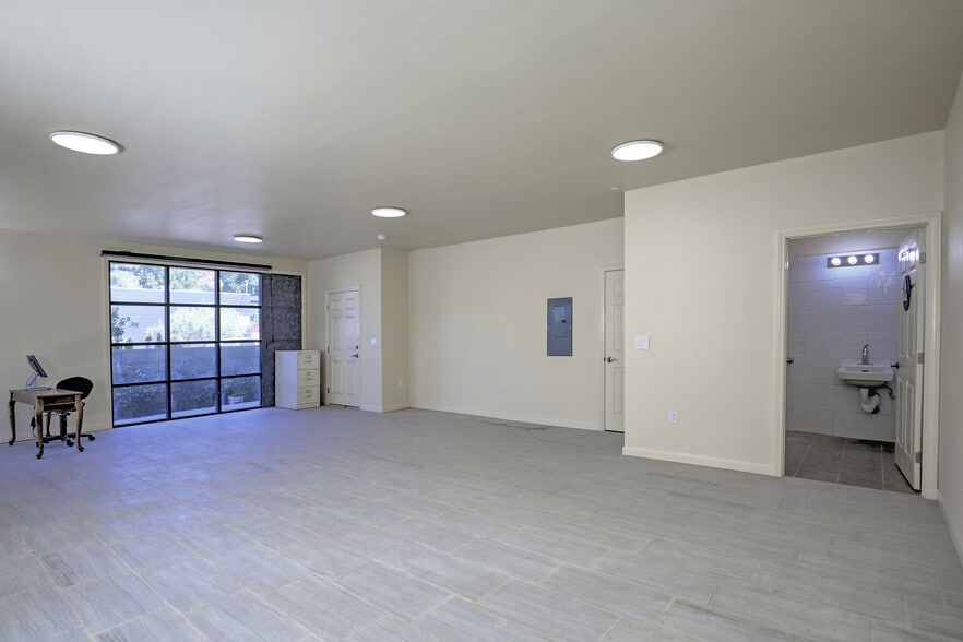 More Photos Of 186 Bell Way, Ventura Apartments For Sale