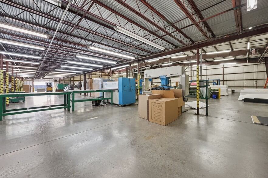 More Photos Of 2699 Scioto Pky, Columbus Warehouse For Sale