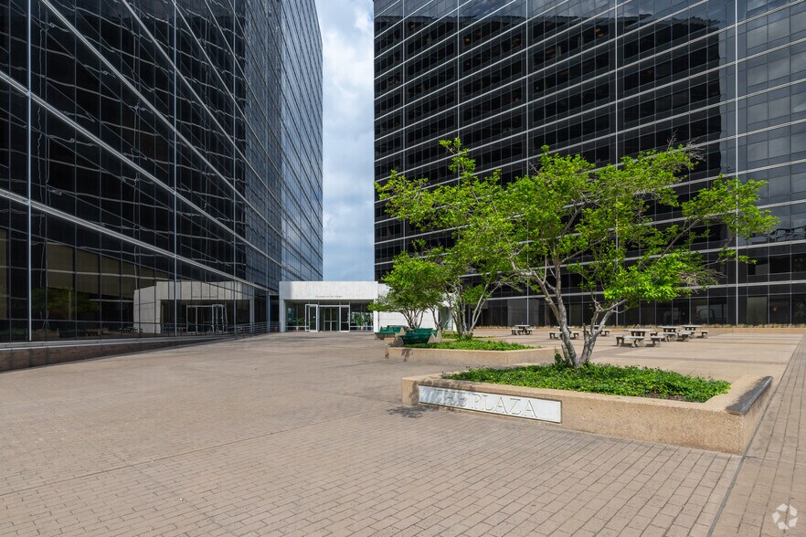 More Photos Of 1 W 3rd St, Tulsa Unknown For Lease
