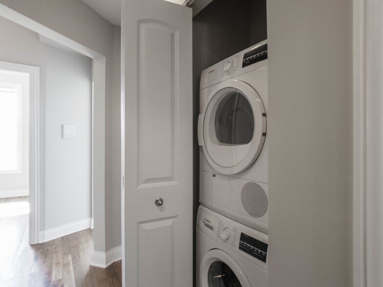 More Photos Of 4401-4403 N Clark St, Chicago Apartments For Lease