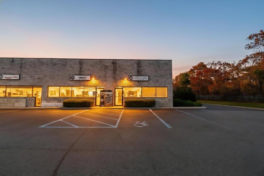 Primary Photo Of 2231 Fifth Ave, Ronkonkoma Warehouse For Sale