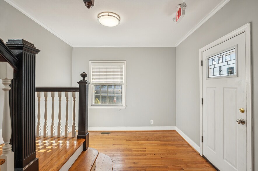 More Photos Of 2638-2650 Main St, Glastonbury Office For Lease