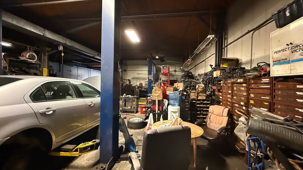 More Photos Of 124 3rd St, Allentown Auto Dealership For Lease